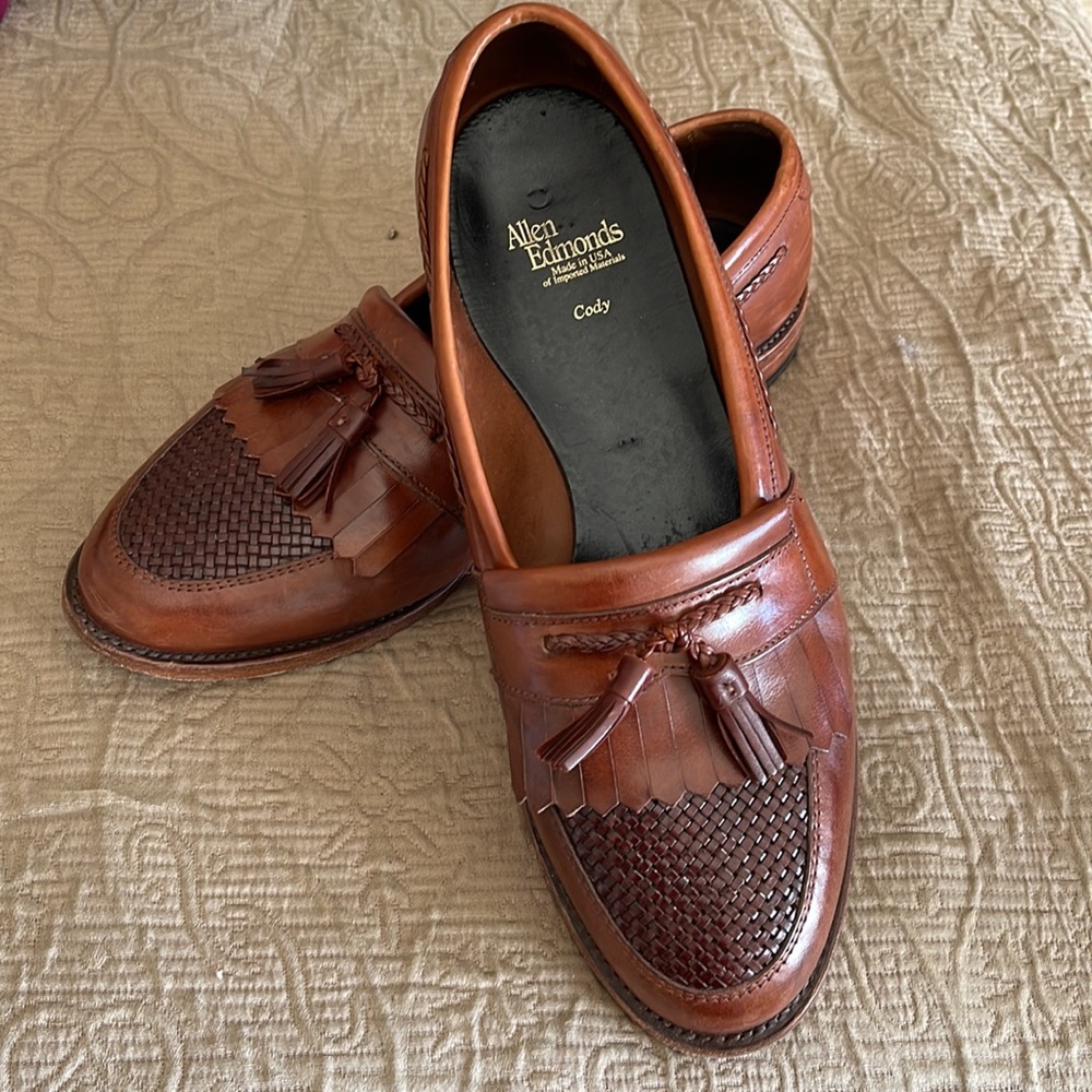Allen Edmonds Cody 10.5 brown tassel loafer